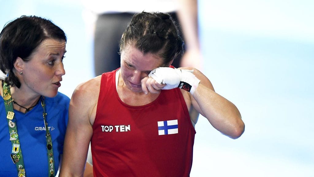 Mira Potkonen otti tappion raskaasti.