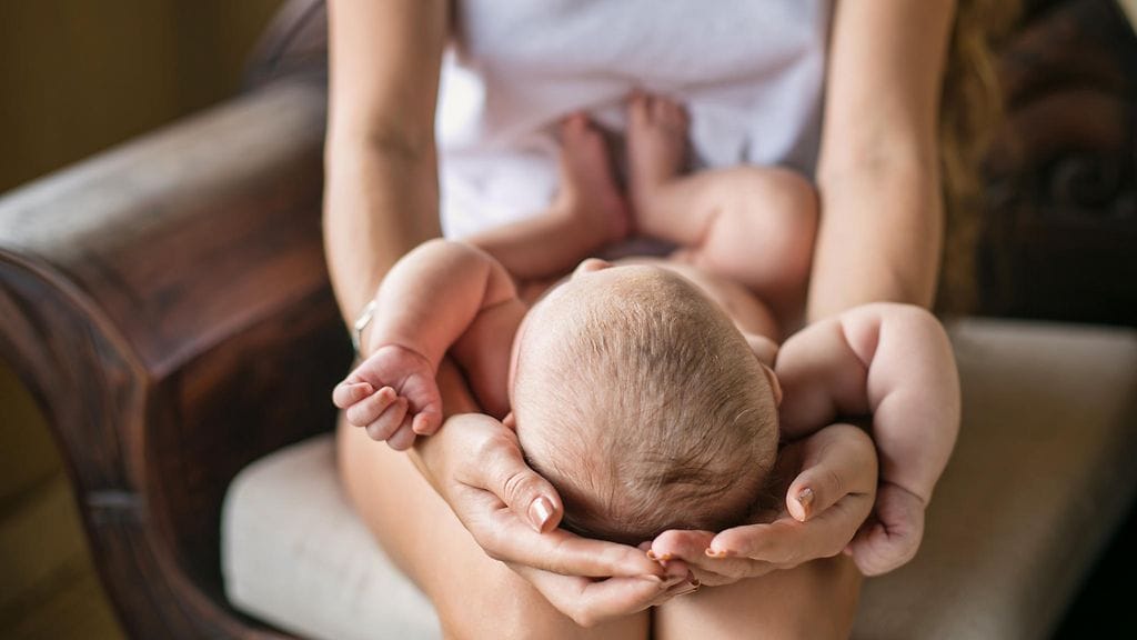 Parhaimmat lastenhoitovinkit saa usein toisilta äideiltä.