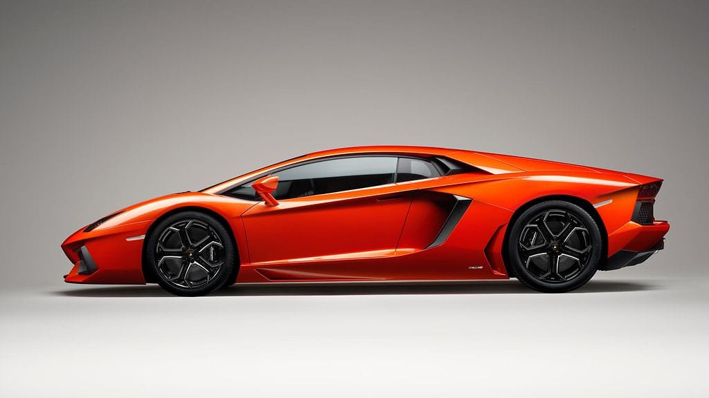 Lamborghini Aventador (1)