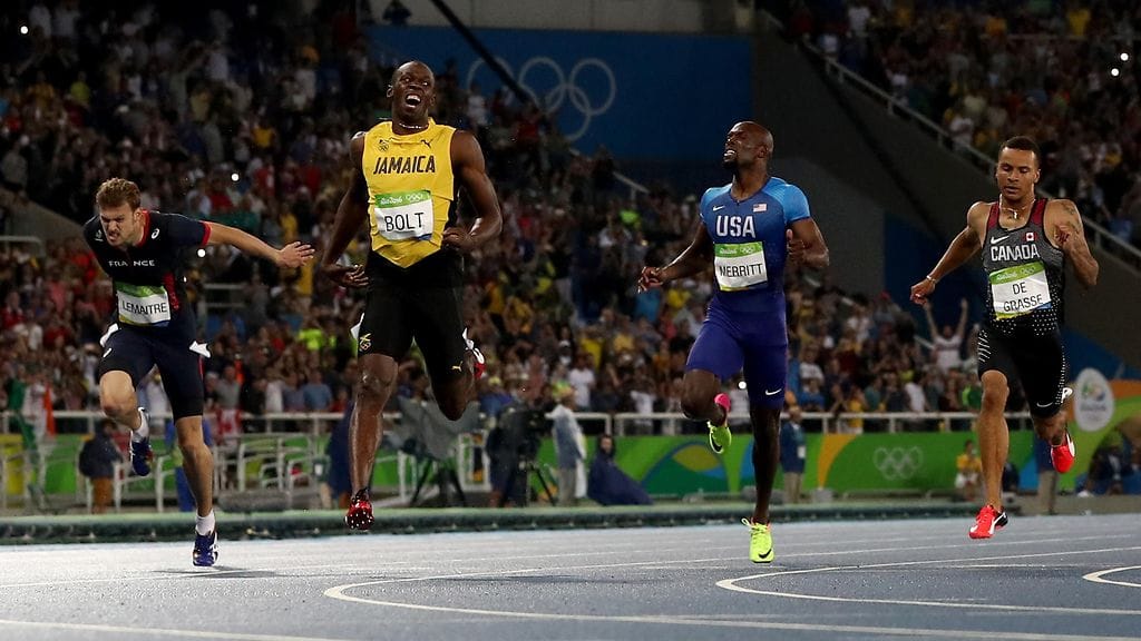 Ei hymyä. Usain Boltin ilme heijasteli pettymystä 200 metrin kultajuoksun jälkeen.