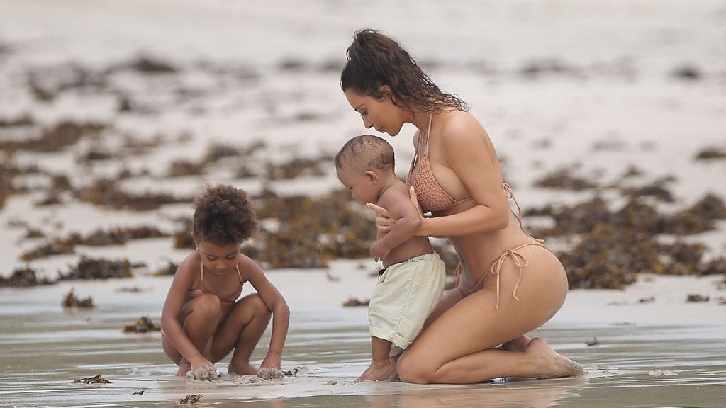 Kim Kardashian Ass (1)