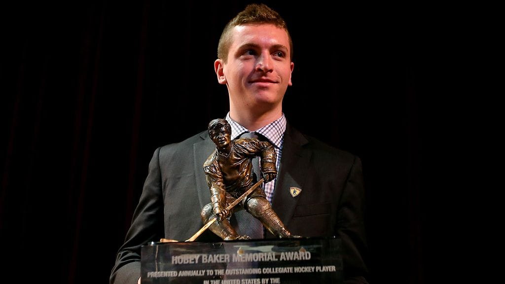 Jimmy Vesey voitti yliopistokiekon parhaan pelaajan Hobey Baker Awardin 2016.