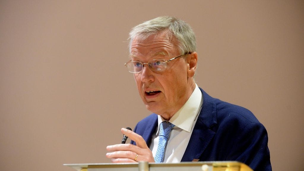 Valtiosihteeri Peter Stenlund puhumassa suurlähettiläskokouksessa Helsingissä maanantaina 22. elokuuta 2016.