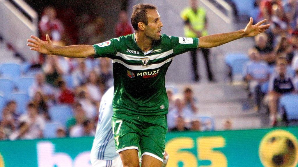 Victor Diaz tuulettamassa Leganesin historian ensimmäistä maalia La Ligassa.