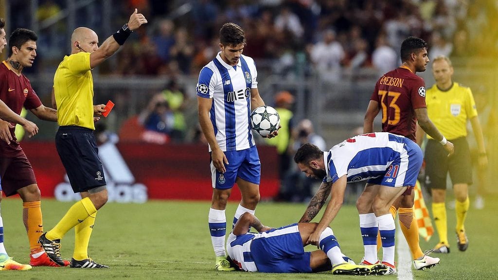 Emerson Palmierin (oik.) ulosajo oli niitti AS Roman arkkuun.