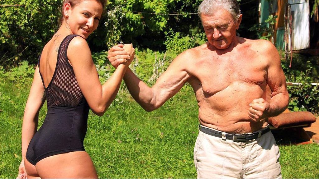 Basia Bastelik ja hänen isoisänsä Jan Grzybowski.