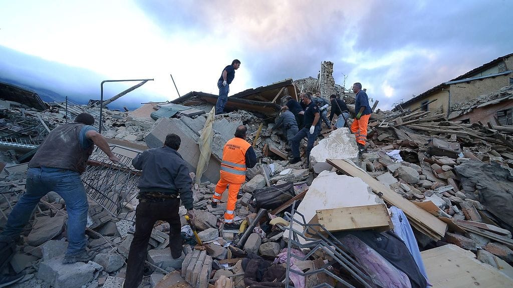 Keski-Italiaa vavisuttanut aamuöinen järistys oli voimakkuudeltaan 6,2 Magnitudia. Tuhojen laajuus selviää pikkuhiljaa.