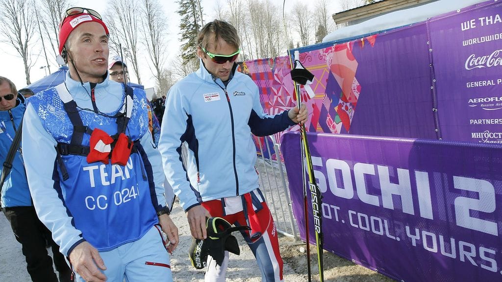 Norjan hiihtopomo Vidar Löfshus ja huippuhiihtäjä Petter Northug Sotshin olympialaisissa.