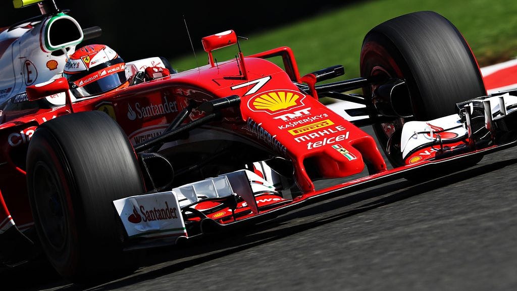 Kimi Räikkönen vauhdissa Span radalla.