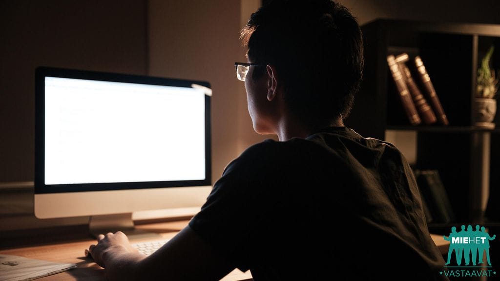 Juttusarjassa miehet vastaavat joka viikko lukijoiden kysymyksiin.