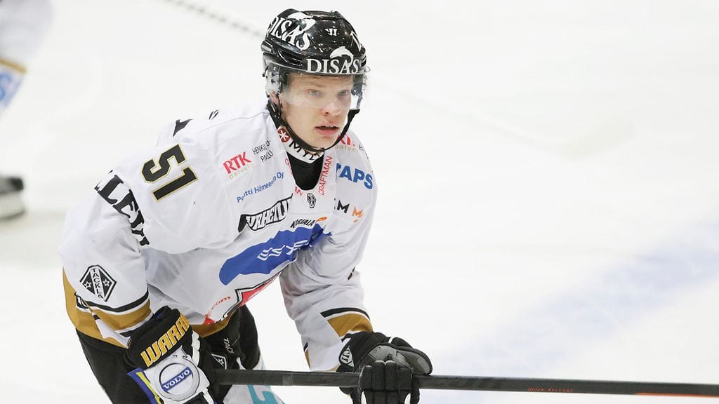 Miro Aaltonen kiekkoili vielä viime kaudella Kärpissä.