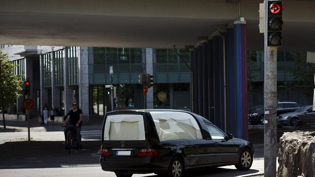 Liikennevalojen vaihtumisen rytmi on suunniteltu jokaiselle tieosuudelle nopeusrajoitukset huomioiden.