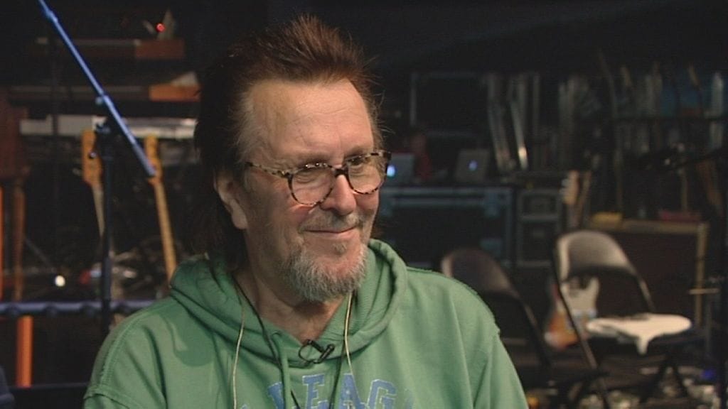 Hector lupaa tehdä vielä lisää musiikkia.
– Se inspiraatio saattaa tulla milloin vain ja sitten voi olla pitkä sellainen ns. writers block- tyyppinen juttu, että ei vain lähde tulemaan. Ehkä kirjoitan seuraavaksi vanhenemisen todellisuudesta isoille ikäluokille, kertoo Hector MTV:lle.