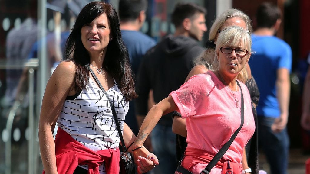 Linda Olsen (vas.)  ja Samantha Fox.