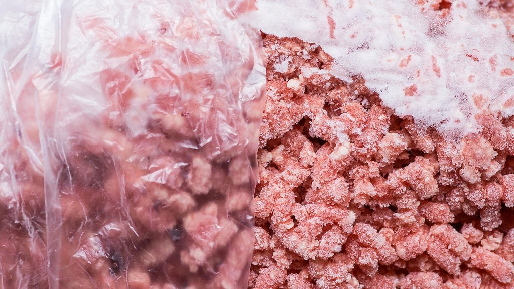 Jauhelihaa ei saa jättää tunneiksi huoneenlämpöön sulamaan. Kuvituskuva.
