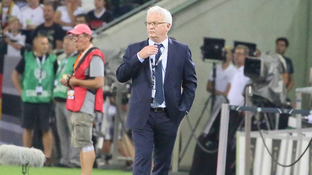 Hans Backen alku Huuhkajien peräsimessä on ollut kivikkoinen.