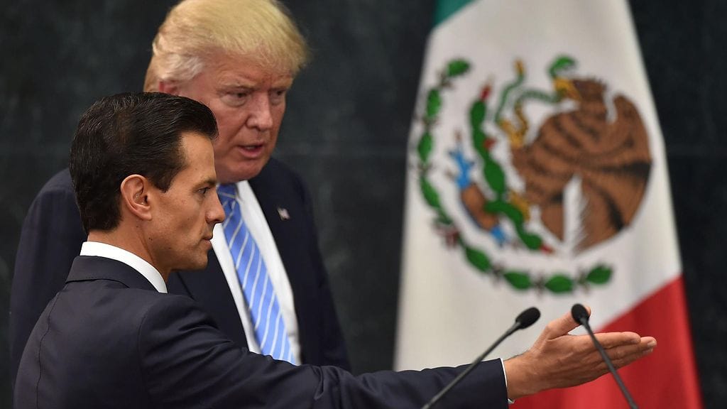 Donald Trump tapasi Meksikon presidentti Enrique Pena Nieton elokuussa 2016 Mexico Cityssä.