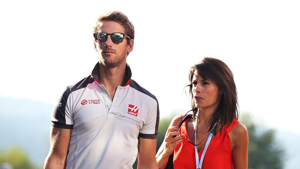 Romain Grosjean saapumassa vaimonsa Marion Jollès Grosjeanin kanssa Belgian kisaviikonloppuun.