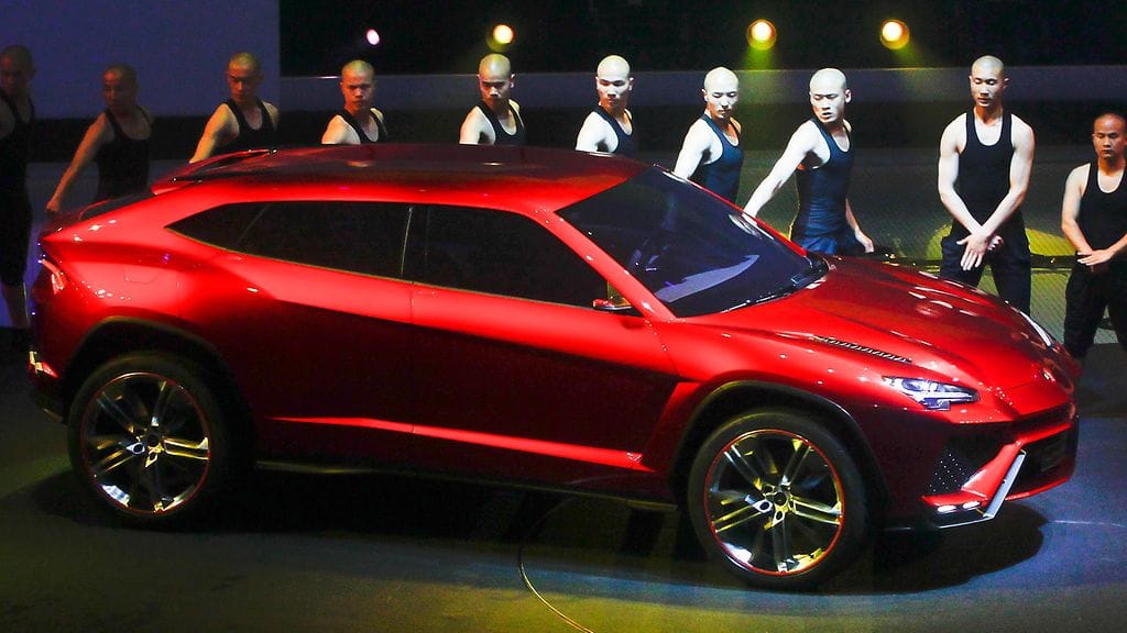 Lamborghinin katumaasturin uskotaan pohjautuvan vuonna 2012 esiteltyyn Urus-konseptiin.