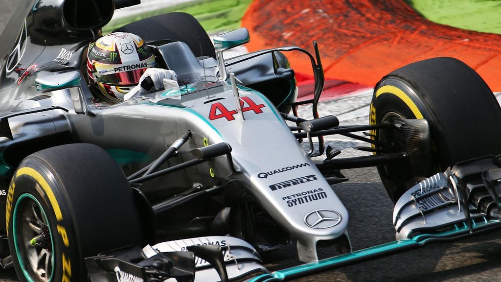 Lewis Hamilton teki kammottavan paalupaikka-ajan Monzassa.