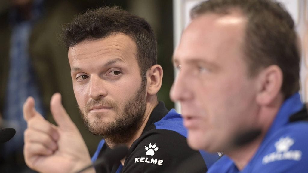 Samir Ujkani ei ole saanut vielä pelilupaa Fifalta.