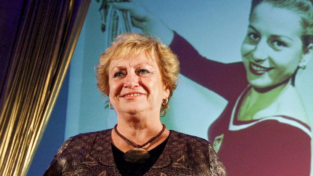 Vera Caslavska vuonna 2012.