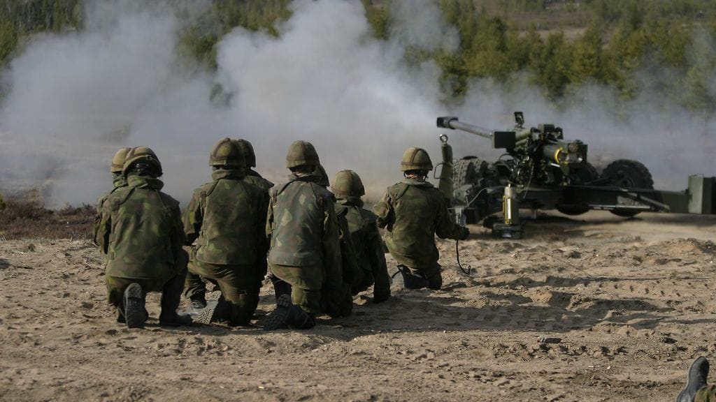 Maavoimien komentaja Petri Hulkko avaa ongelmia koronatorjunnassa