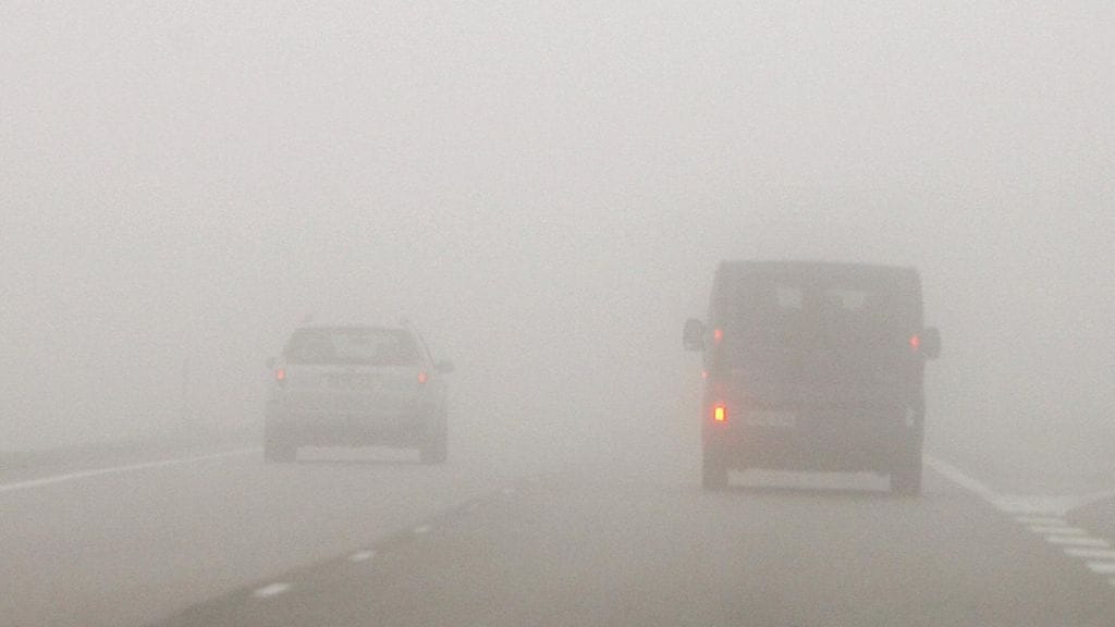 Takasumuvaloa voi käyttää aina, kun näkyvyys on kelin takia huonontunut. Näkyvyys toimii molempiin suuntiin: ei riitä, että sinä näet, vaan sinun täytyy myös tehdä itsesi nähdyksi.