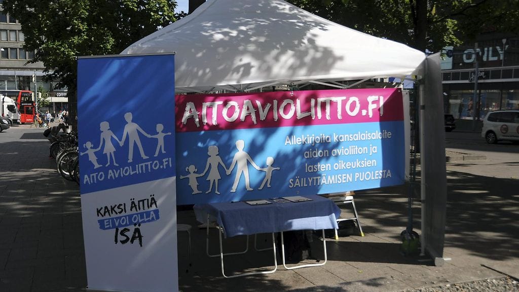 Aito avioliitto -lähetekeskustelu tänään eduskunnassa klo 17.00 alkaen. Kuva kesältä 2015.