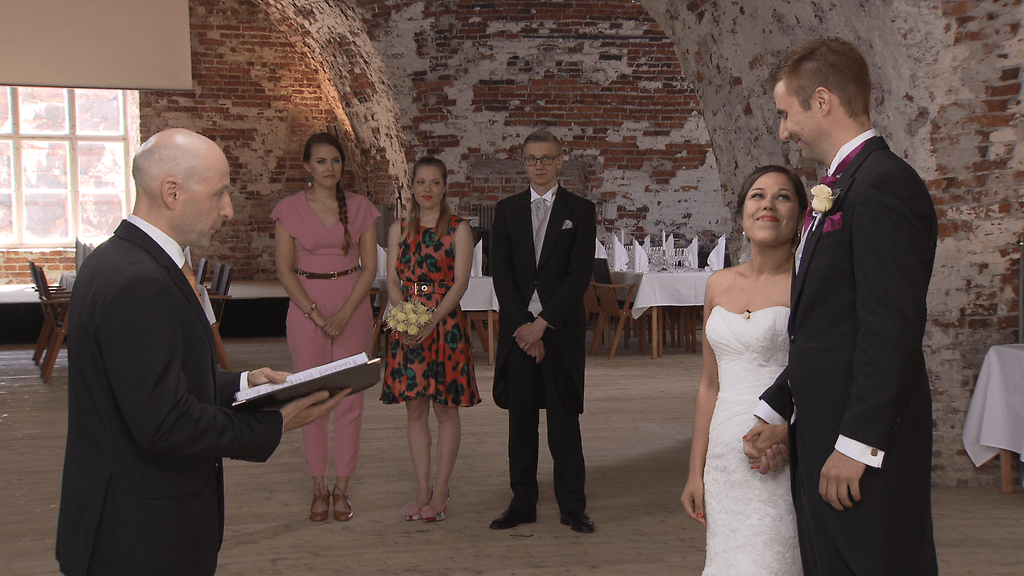 Ensitreffit_Alttarilla_K3_EPS2_Heidi_Mikko_Vihkiminen_3