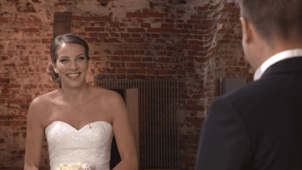 Ensitreffit_Alttarilla_K3_EPS2_Milla_Kimmo_Vihkiminen_2