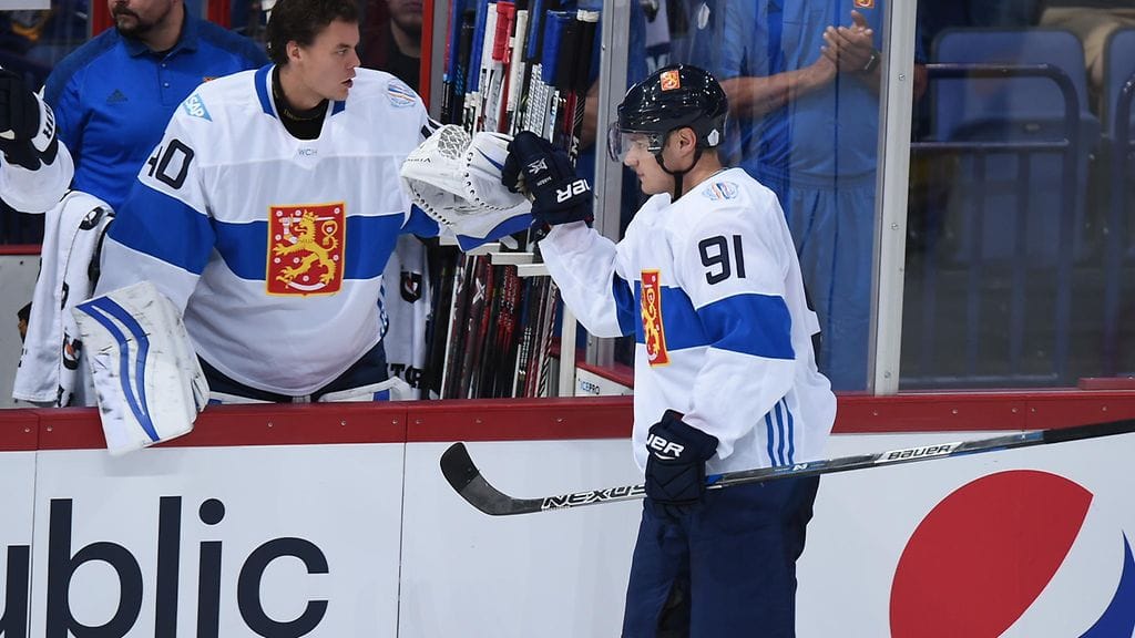 Aleksander Barkov iski Leijonien avausmaalin.