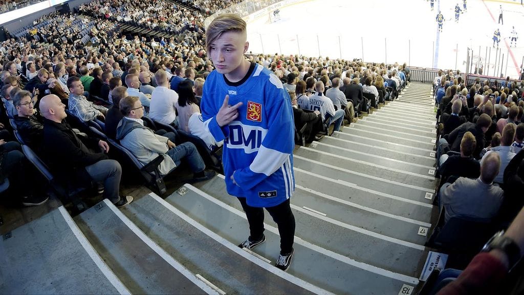 Isac Elliot Suomi-Ruotsi-jääkiekkomaaottelussa Helsingin Hartwall Arenassa 8. syyskuuta 2016.