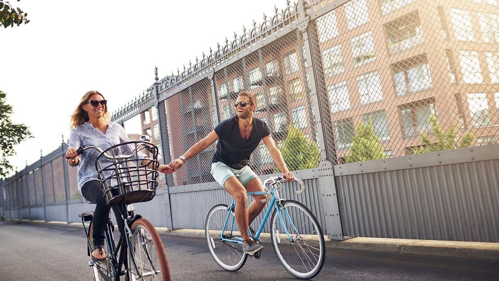 Naisia viehättää miehissä muun muassa seurallisuus ja itsevarmuus.