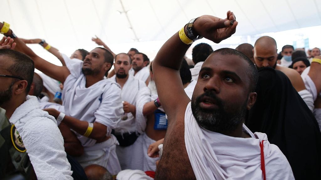 Paholaisen kivittäminen on muslimien vuotuisen hajj-pyhiinvaelluksen viimeinen merkittävä rituaali.