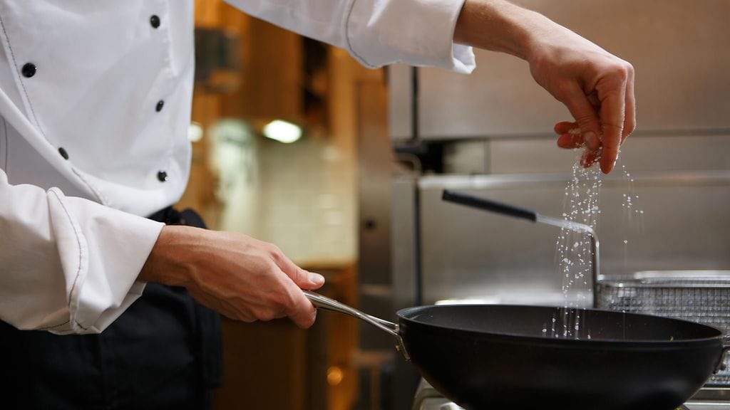 Maustaminen on tärkeää ruoanlaitossa.