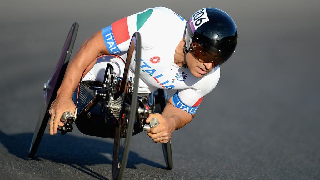 Alex Zanardi vauhdissa Lontoon paralympialaisissa.