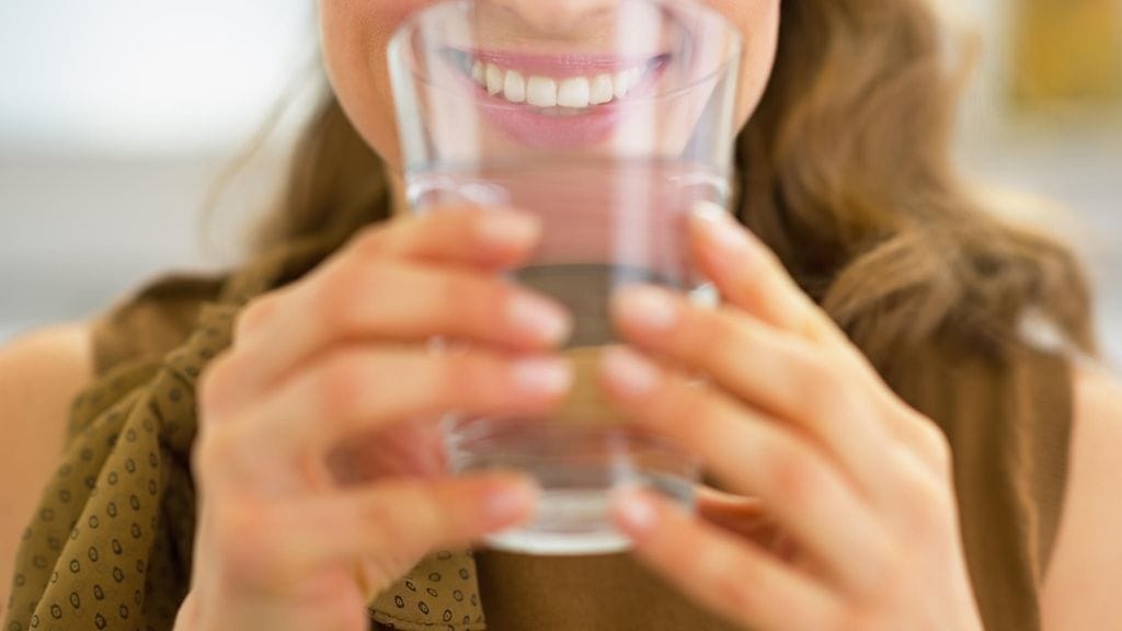 Vettä kannattaa nauttia noin puoli tuntia ennen ateriaa vaikutusten saamiseksi.