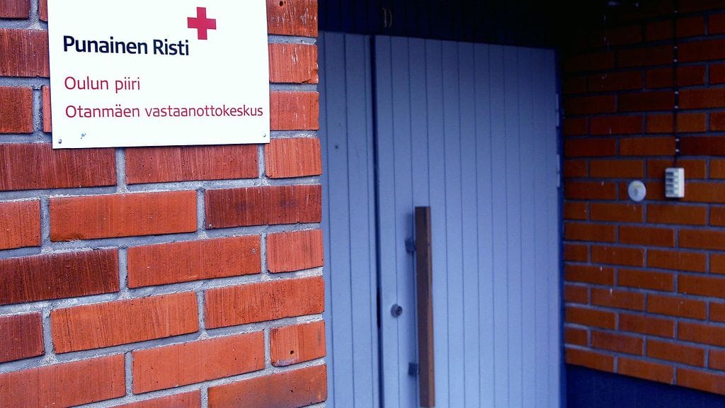 Eilisestä päivästä tuli SPR:n vastaanottokeskuksessa raskas, kun poliisi kertoi, että kahta sen irakilaisasukasta epäillään paikkakuntalaisen miehen taposta.