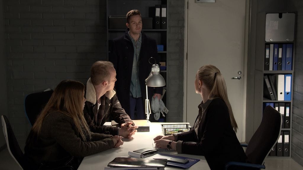 3049 04 lari sanni tale linda