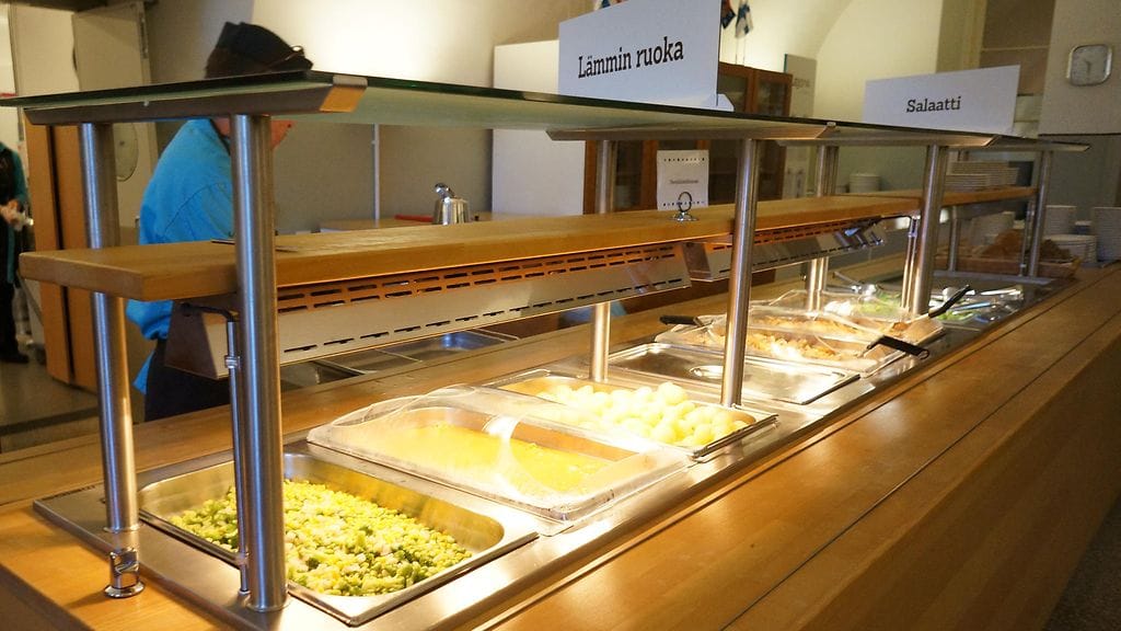 Suomenlinnan varusmiesruokalan henkilökunta saa varusmiehiltä paljon positiivista palautetta.