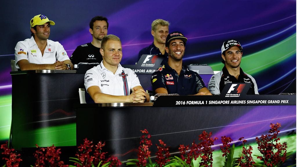 Valtteri Bottas (edessä vas.) ja Sergio Perez (oik.) ovat kuskimarkkinoiden kiinnostavimmat vapaina olevat kuljettajat.