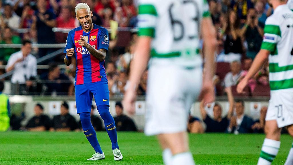 Neymar juhlatuulella voittoisassa Mestarien liiga-avauksessa Celticiä vastaan.