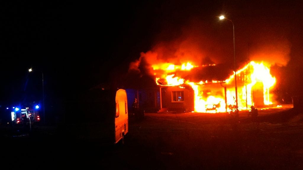 KRP epäilee, että lapsiperhe yritettiin polttaa hengiltä Laukaassa 26.8.2016.