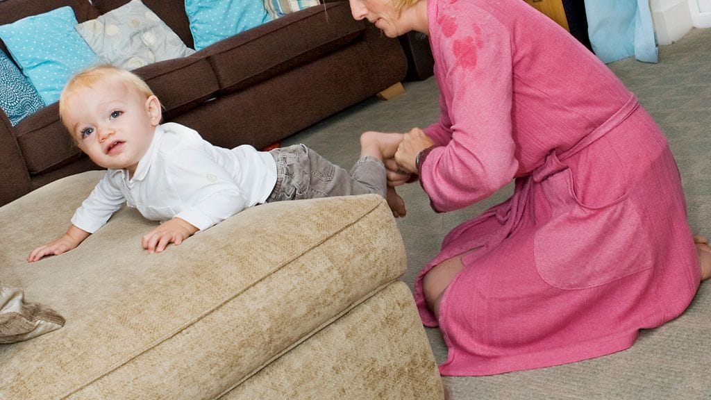 Yhdeksän kymmenestä naisesta koki olevansa yksin vastuussa perheen aikataulujen suunnittelemisesta. Seitsemän kymmenestä koki vastaavansa myös muista perheen asioista, kuten kotitöiden jakamisesta ja rutiinien ylläpitämisestä.