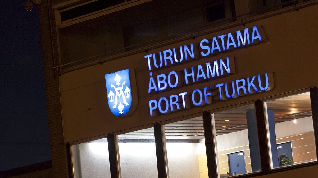 Turun matkustajasataman tullitarkastuksessa löytyi tiistai-iltana luvaton käsiase.