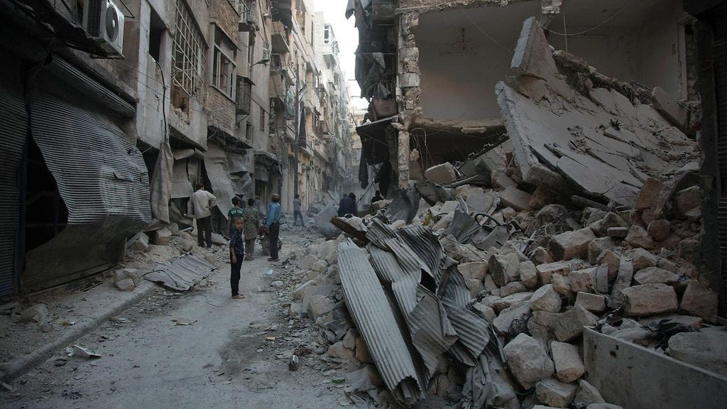 Aleppo raunioitui pahoin ilma-iskussa kaupunkiin syyskuun lopulla.