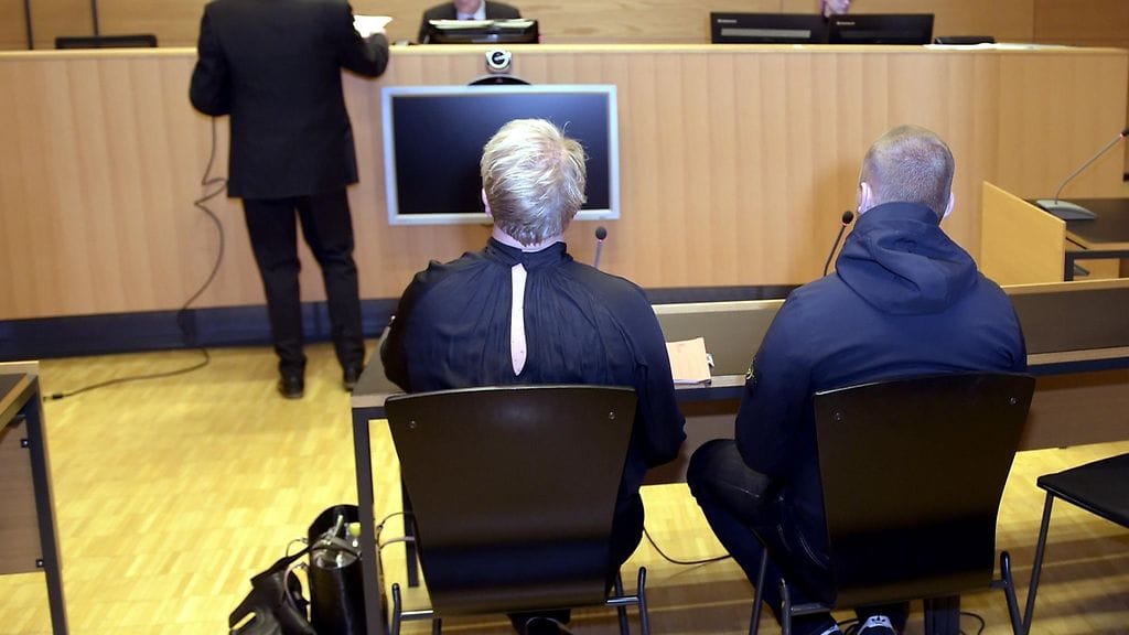 Oikeus vangitsi viime keskiviikkona pahoinpitelystä ja törkeästä kuolemantuottamuksesta epäiltynä uusnatsistisen Suomen vastarintaliikkeen 26-vuotiaan aktiivin.