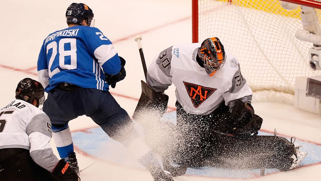 Matt Murray torjui avauspelissään Leijonat. Ruotsi-ottelusta hän on sivussa.