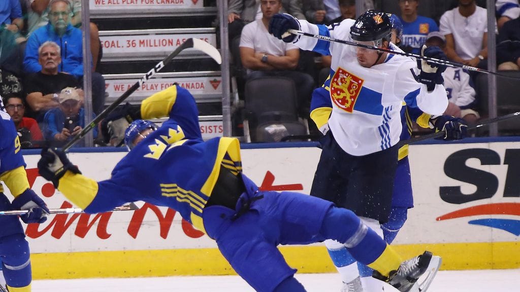 Sami Lepistö taklasi Mikael Backlundia